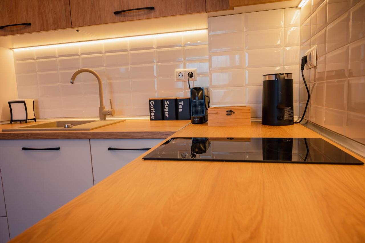 Emerald Suite With Private Parking Varna Esterno foto