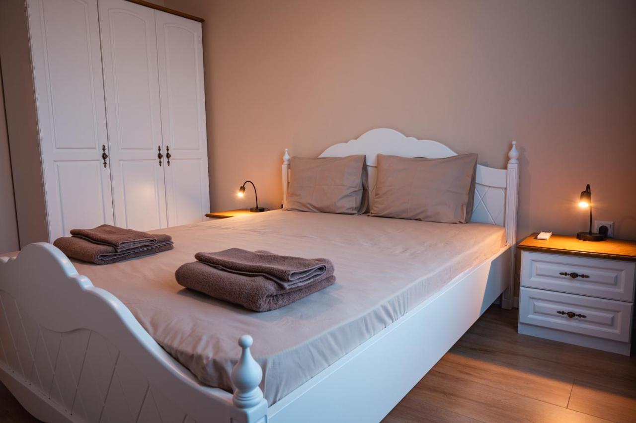 Emerald Suite With Private Parking Varna Esterno foto