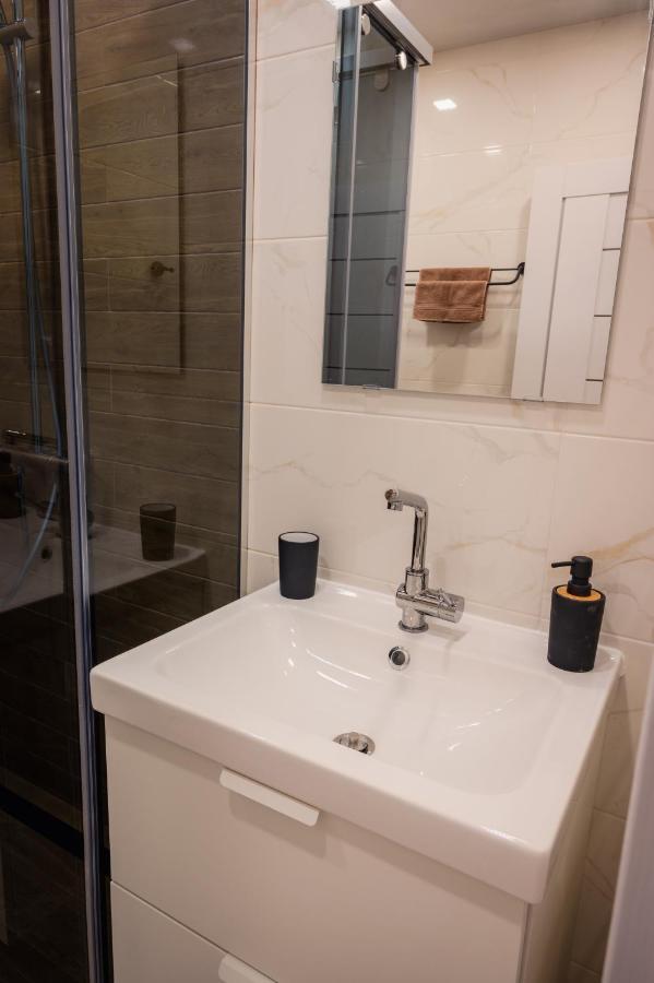 Emerald Suite With Private Parking Varna Esterno foto