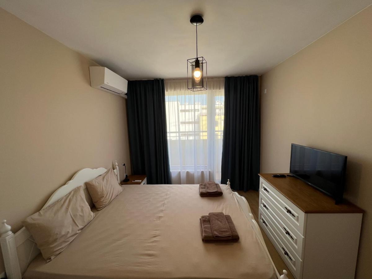 Emerald Suite With Private Parking Varna Esterno foto